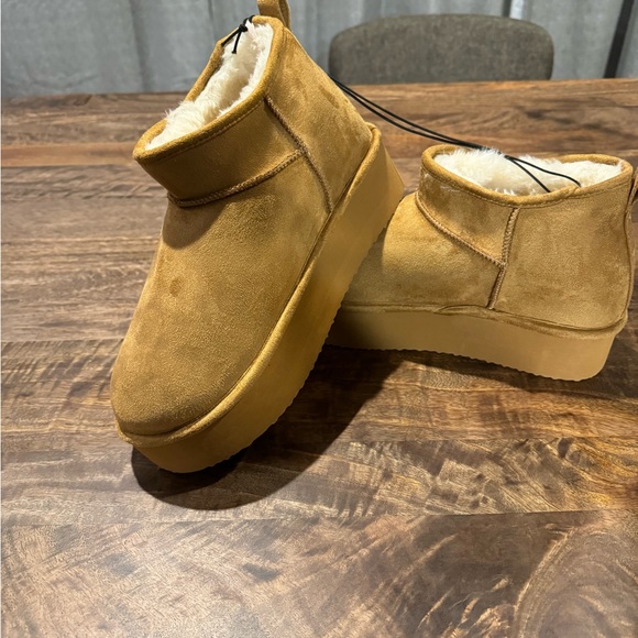 SOLD OUT/ Madden Girl Ugg Boots - Picture 6 of 6